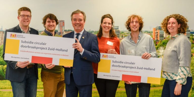 Aan de slag  met een circulaire oplossing voor bermgras en bagger in de Provincie Zuid-Holland